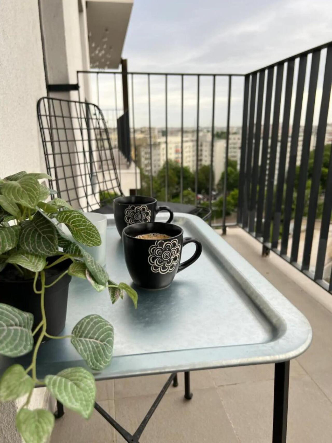 High-Rise Luxury Apartment With Free Parking Bukarest Exteriör bild