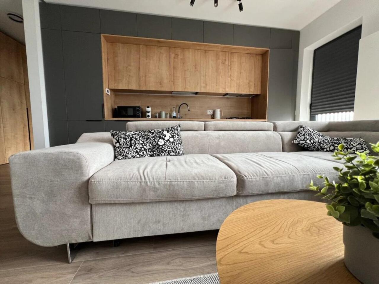 High-Rise Luxury Apartment With Free Parking Bukarest Exteriör bild